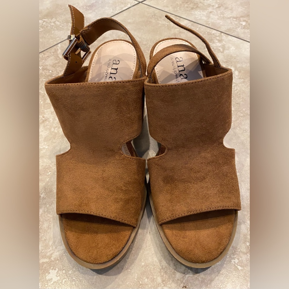 Ana sandals size 7